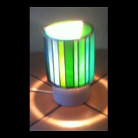 LAMPE DE TABLE CYLINDRIQUE VERTE LAMPE DE TABLE CYLINDRIQUE VERTE